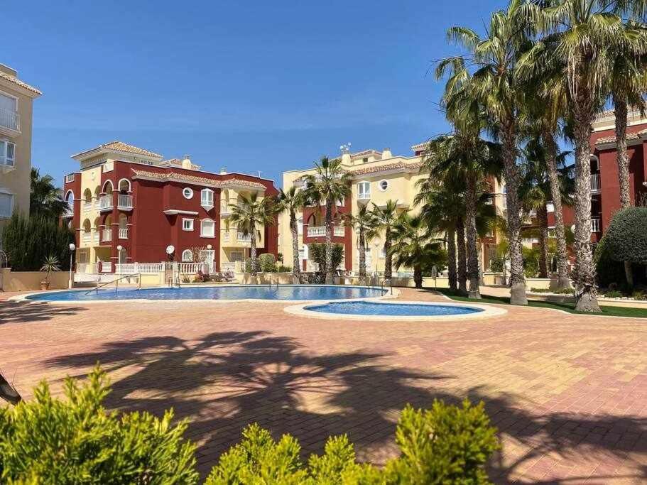 Acogedor Apartamento Cerca De La Playa Los Alcázares Exterior foto